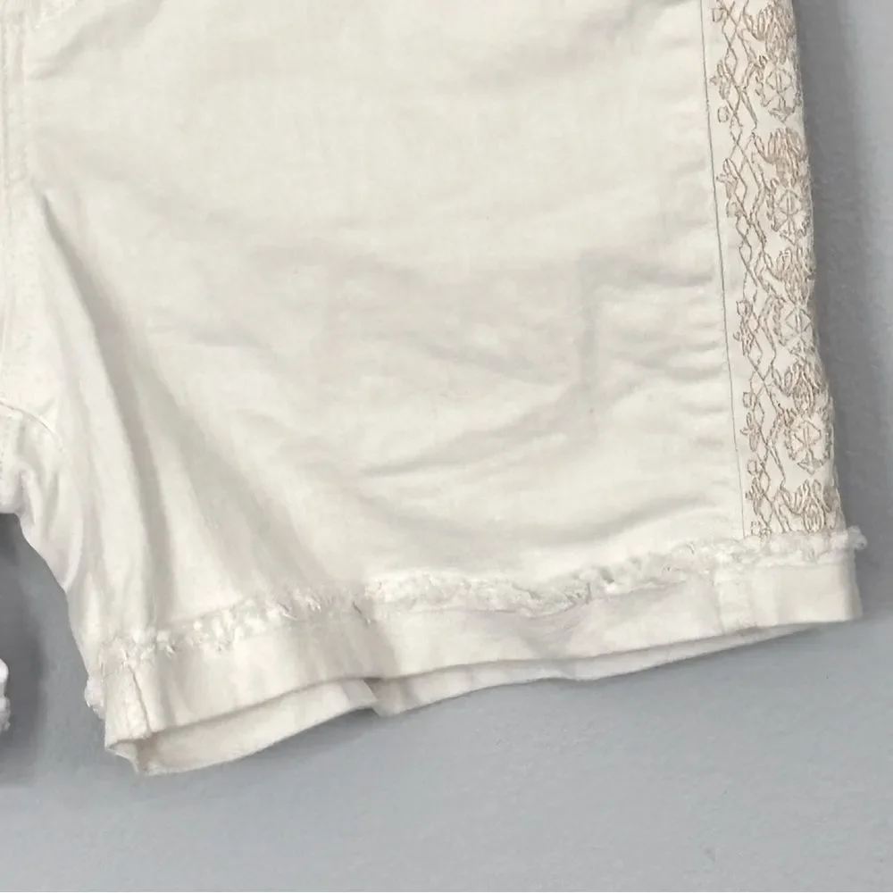 Bandolino | Mandie Women’s Stitch Side Embroidery White Casual Shorts Size 12